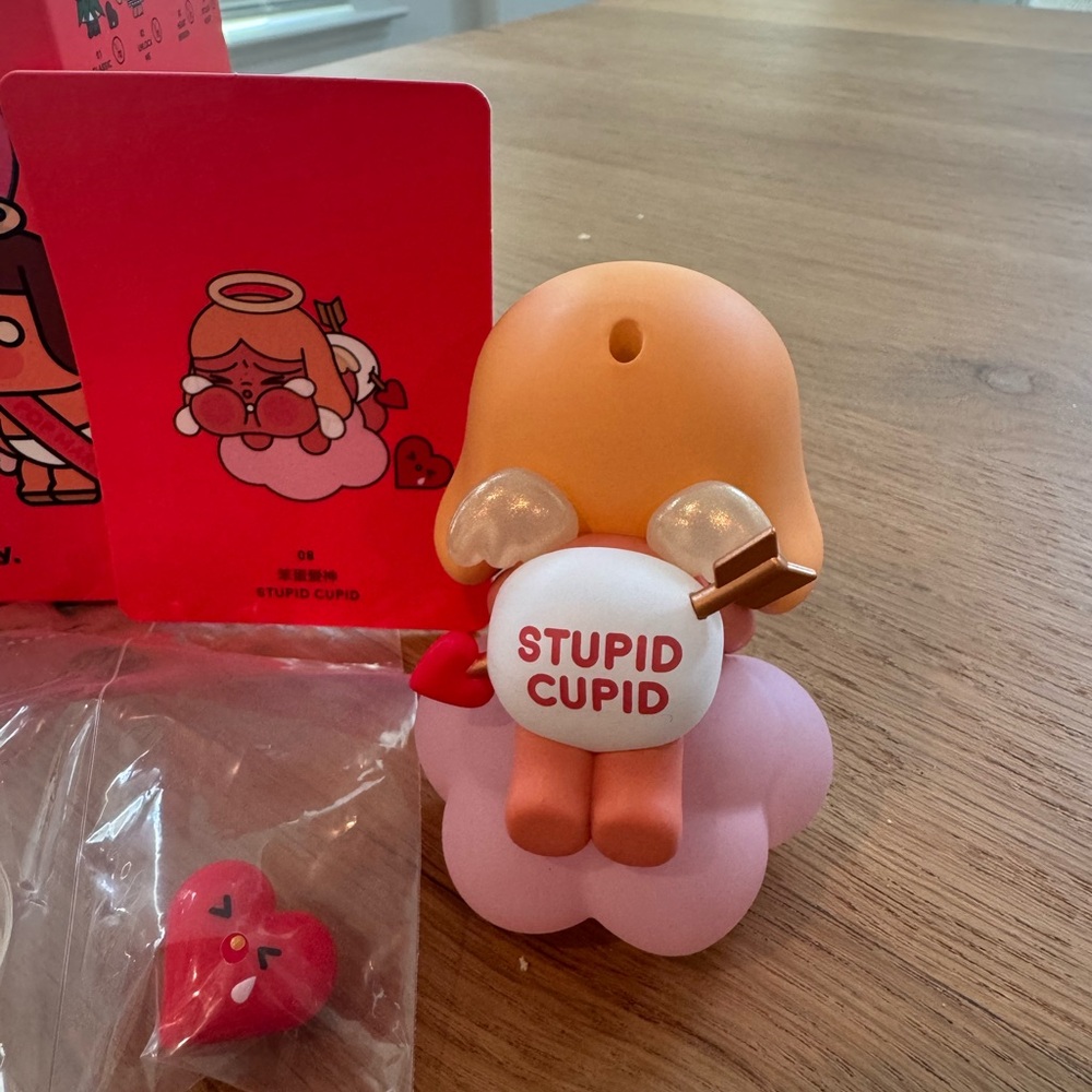 Pop Mart CryBaby - Crying For Love - Stupid Cupid - Picture 2 of 3